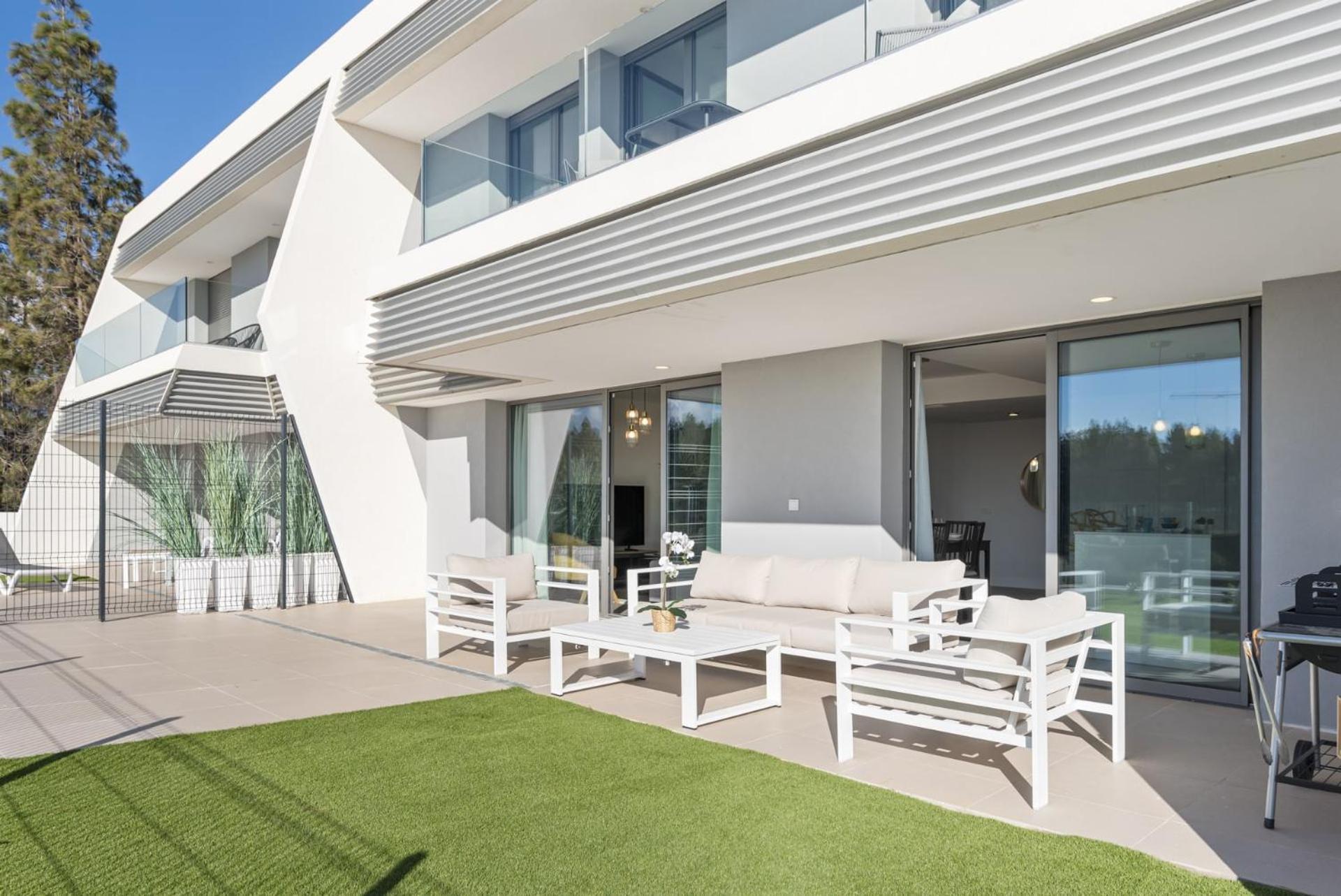 Vivi Homes - Elies House Pool, Gym, Spa & Sea View El Faro Exteriör bild